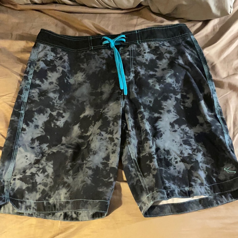 Men's bathing suit (size 32)